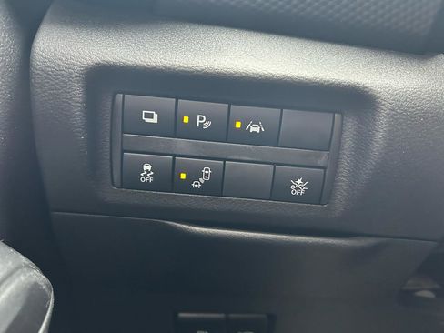 Used 2021 Nissan Kicks S image 24