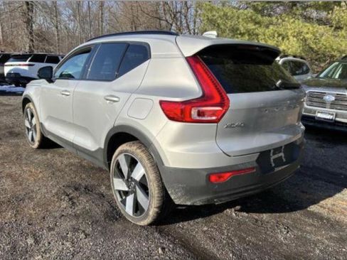 Used 2023 Volvo XC40 Recharge Ultimate image 5