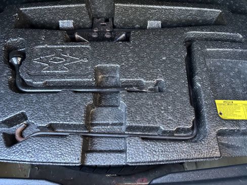 Used 2013 Toyota Camry LE image 33