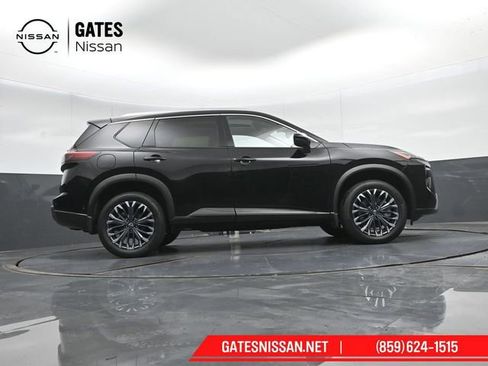 Used 2025 Nissan Rogue SL w/ Tech Package AWD/4WD image 40