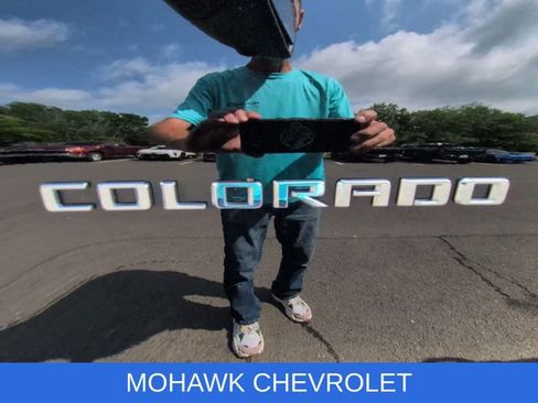 Used 2024 Chevrolet Colorado LT w/ LT Convenience Package III AWD/4WD image 33