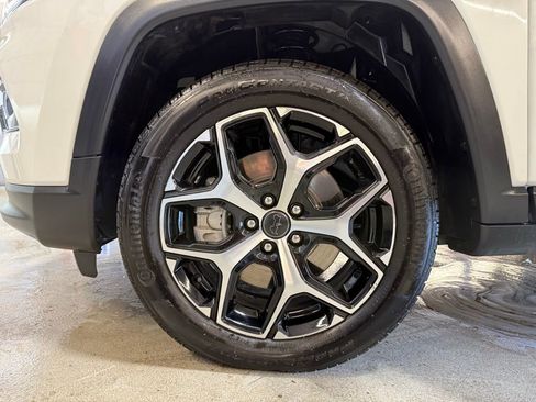 Used 2025 Jeep Compass Limited image 35