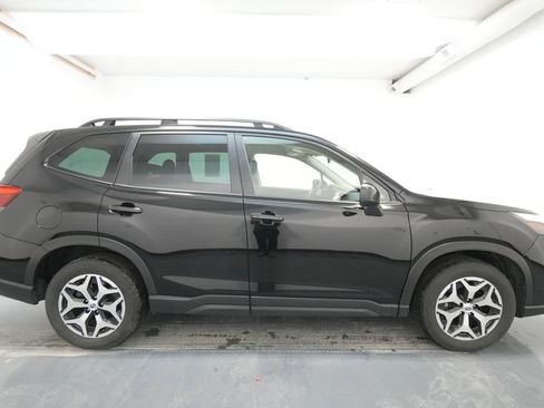 Used 2023 Subaru Forester Premium image 10