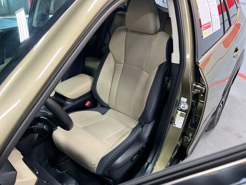 Used 2025 Subaru Outback Premium w/ Popular Package #1A AWD/4WD image 19
