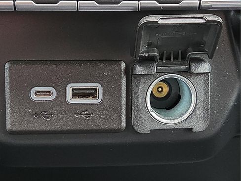 Used 2022 GMC Sierra 1500 Elevation image 18