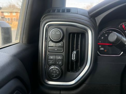 Used 2021 Chevrolet Silverado 2500 LT w/ Convenience Package image 28