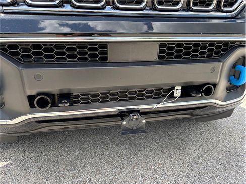 Used 2023 Jeep Grand Cherokee Overland image 15