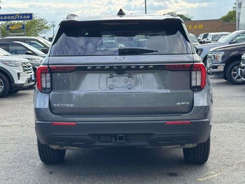 Used 2026 Ford Explorer Active AWD/4WD image 7