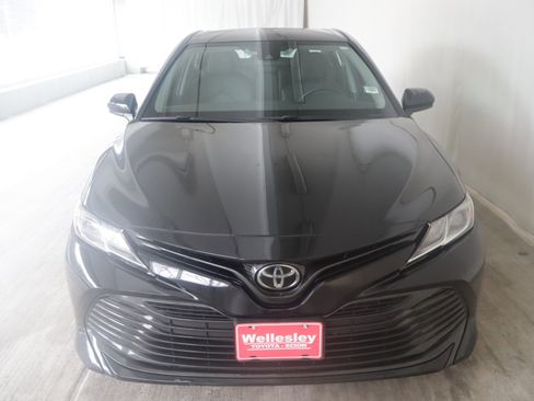 Used 2019 Toyota Camry LE image 20
