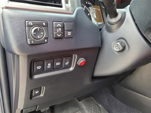 Used 2022 Lexus GX 460 Premium image 25