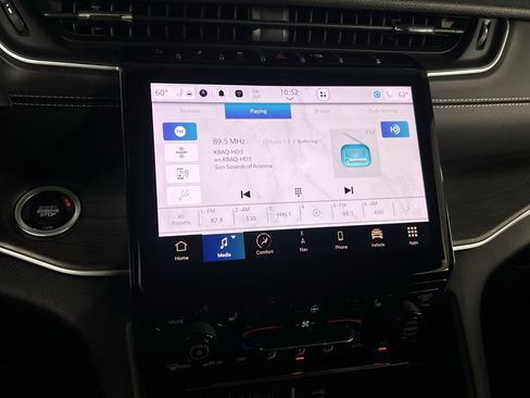 Used 2023 Jeep Grand Cherokee Limited image 18