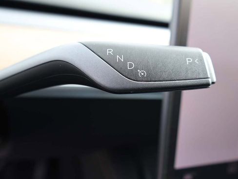 Used 2023 Tesla Model Y Long Range image 46