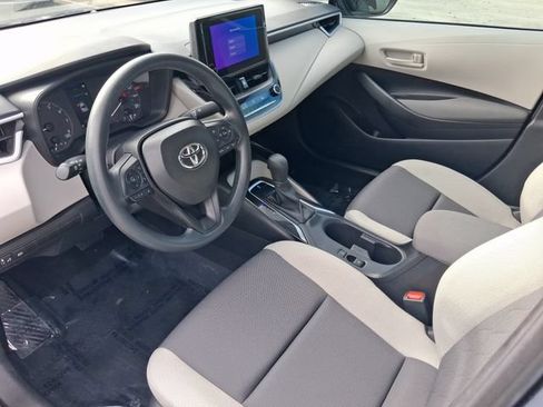 Used 2025 Toyota Corolla LE FWD image 11