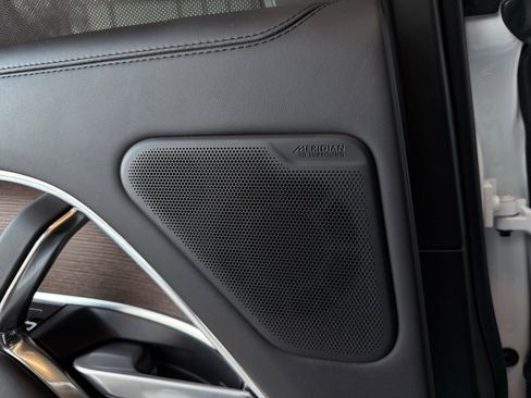 Used 2025 Land Rover Range Rover SE image 43