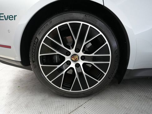 Used 2022 Porsche Taycan RWD image 22