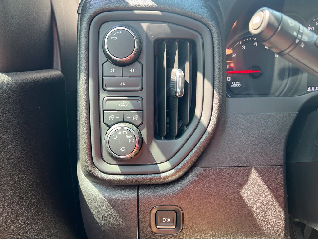 Used 2025 Chevrolet Silverado 2500 Custom w/ Custom Convenience Package AWD/4WD image 16