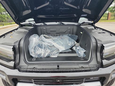 New 2026 GMC Hummer EV SUV image 12