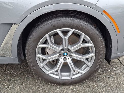 Used 2025 BMW X7 xDrive40i w/ Premium Package image 9