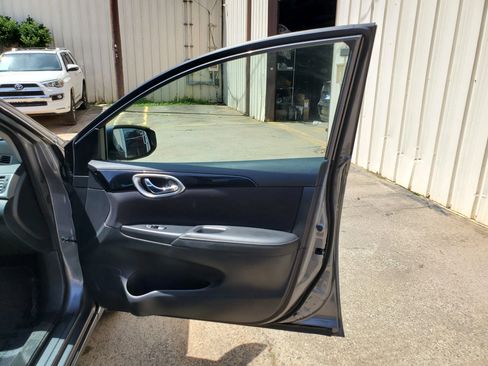 Used 2019 Nissan Sentra SV FWD image 27