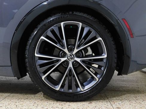 Used 2024 Toyota Prius XLE image 97