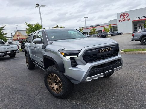 New 2025 Toyota Tacoma Trailhunter image 4