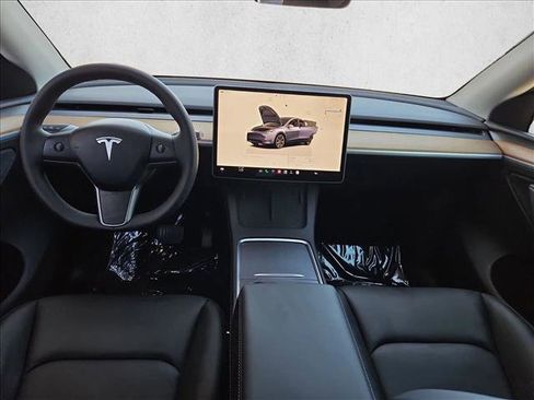 Used 2025 Tesla Model Y Long Range AWD/4WD image 22