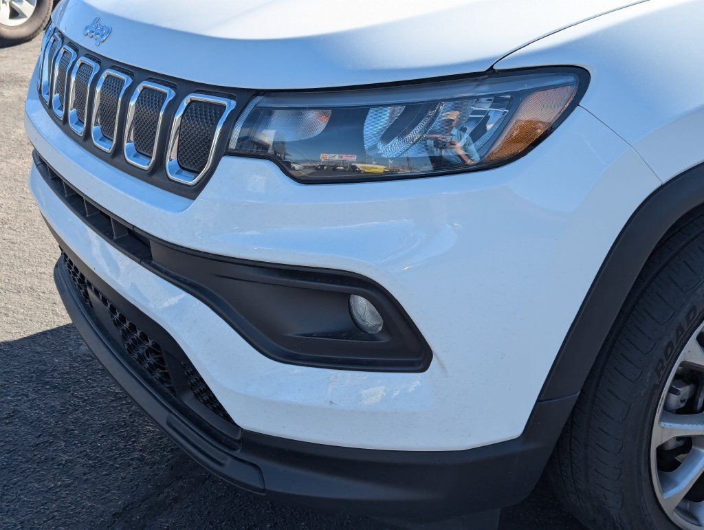 Used 2022 Jeep Compass Latitude AWD/4WD image 12