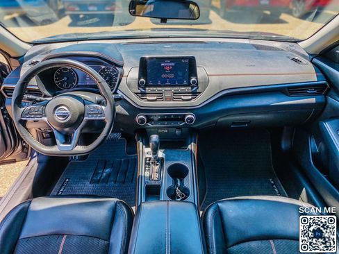 Used 2022 Nissan Altima 2.5 SR w/ Midnight Edition Package FWD image 16