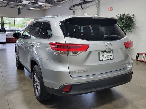 Used 2019 Toyota Highlander XLE AWD/4WD image 7