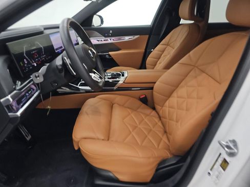 Used 2026 BMW 740i RWD image 7
