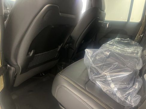 New 2025 Jeep Gladiator Sport image 25