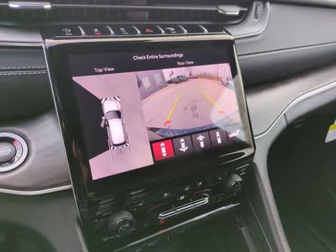 New 2025 Jeep Grand Cherokee L Limited w/ Luxury Tech Group II image 32