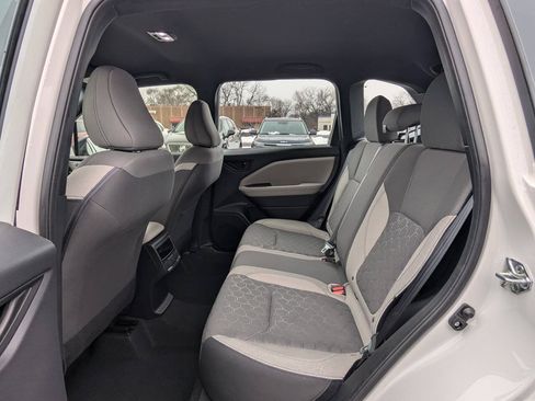 Used 2025 Subaru Forester AWD/4WD image 13