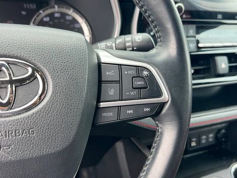 Used 2022 Toyota Highlander XSE AWD/4WD image 22