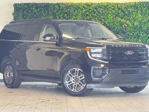 Used 2025 Ford Expedition Max Active image 1