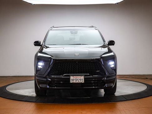 Used 2025 Buick Enclave Sport Touring w/ Power Package image 6