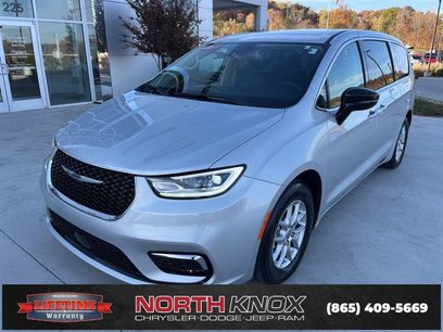 Used 2024 Chrysler Pacifica Touring-L