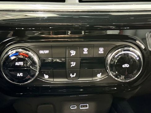 New 2026 Chevrolet Trax RS w/ Driver Confidence Package image 16