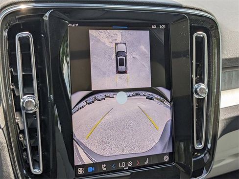 New 2025 Volvo XC40 B5 Plus w/ Protection Package Premier image 23