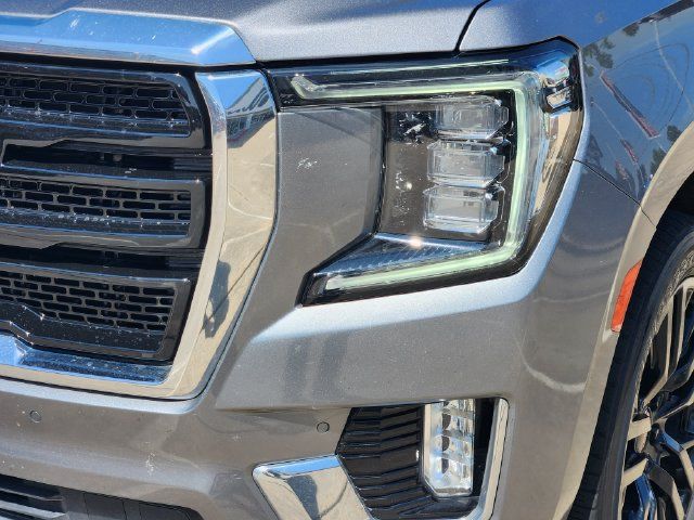 Used 2021 GMC Yukon XL SLT w/ SLT Premium Package AWD/4WD image 9