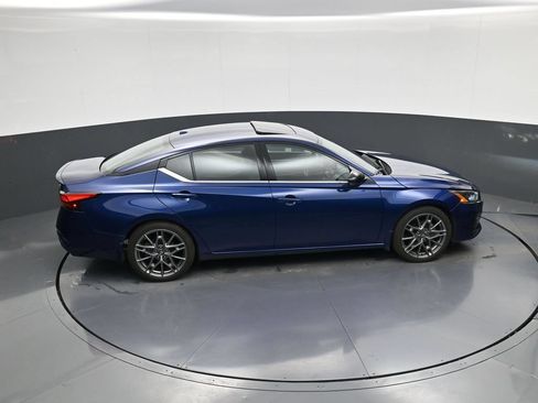 Certified 2024 Nissan Altima 2.0 SR FWD image 35