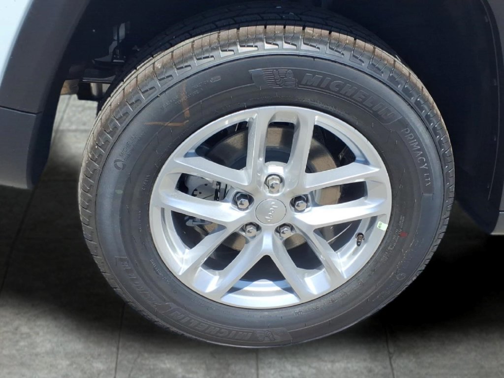 New 2026 Jeep Grand Cherokee Laredo AWD/4WD image 7