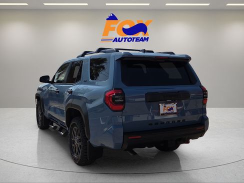 New 2026 Toyota 4Runner SR5 AWD/4WD image 3