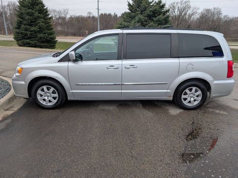 Used 2012 Chrysler Town & Country Touring w/ Entertainment Group #1 image 6