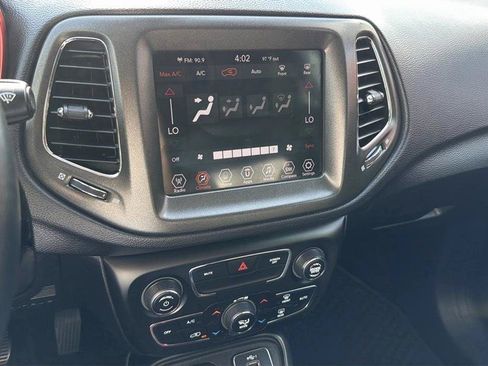 Used 2019 Jeep Compass Trailhawk AWD/4WD image 17