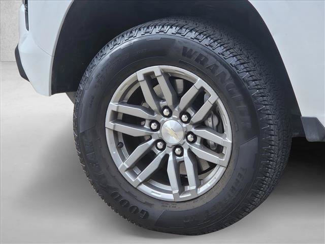 Used 2023 Chevrolet Colorado LT AWD/4WD image 9