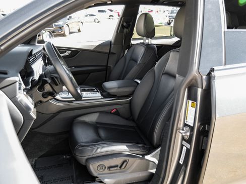 Used 2020 Audi Q8 Premium Plus image 32