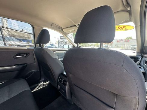 Used 2021 Nissan Rogue SV FWD image 31
