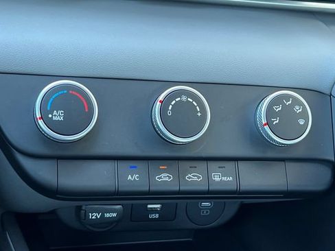 New 2026 Hyundai Elantra SE FWD image 18