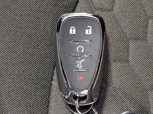 Used 2019 Chevrolet Equinox LT image 32